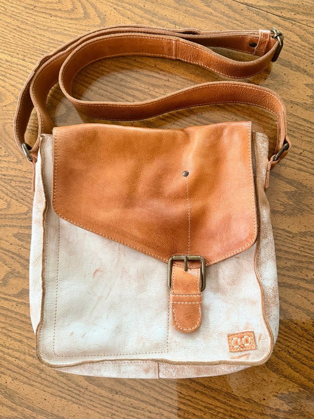 BED|STU Venice Beach Crossbody Bag | Nectar Lux Tan Rustic Leather - Picture 3 of 13